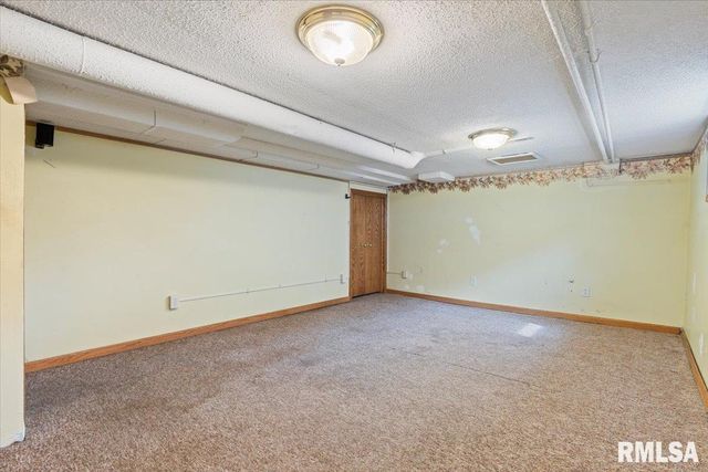 2416 30TH Street, Rock Island, IL 61201