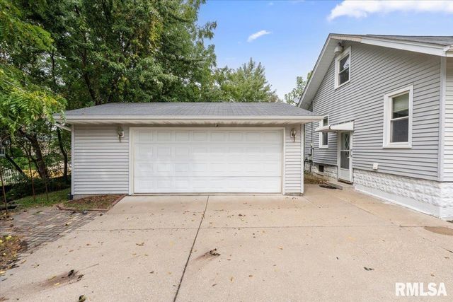 2416 30TH Street, Rock Island, IL 61201