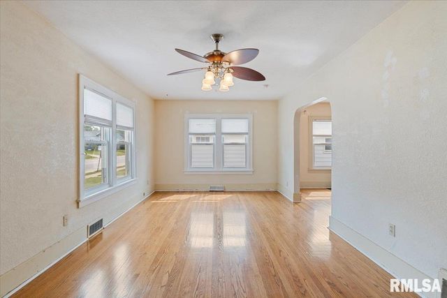 2416 30TH Street, Rock Island, IL 61201