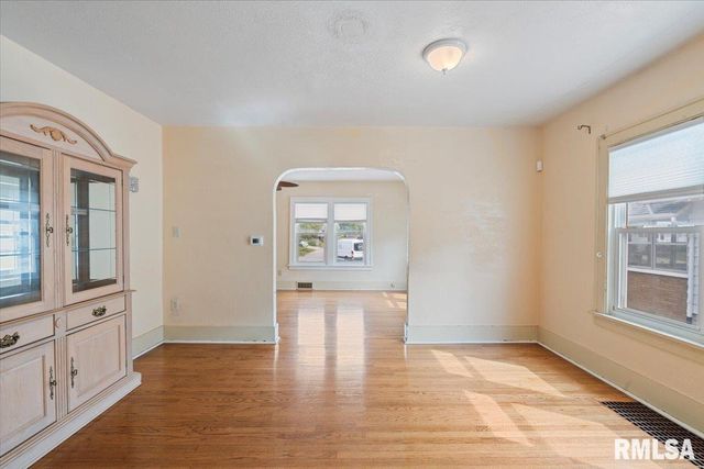 2416 30TH Street, Rock Island, IL 61201