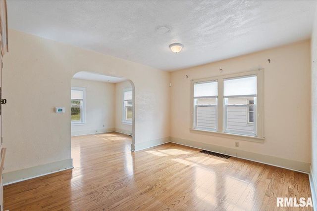 2416 30TH Street, Rock Island, IL 61201