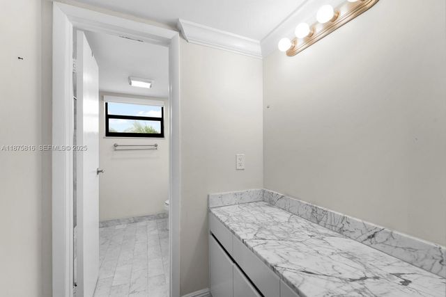 2301 S Ocean Drive 307, Hollywood, FL 33019