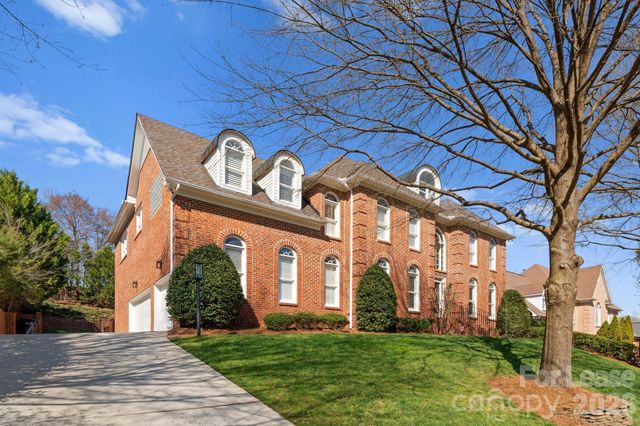 2134 Glade Hill Road, Charlotte, NC 28270