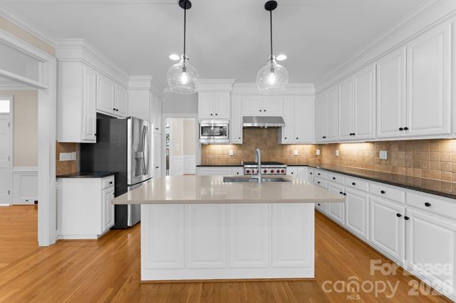 2134 Glade Hill Road, Charlotte, NC 28270