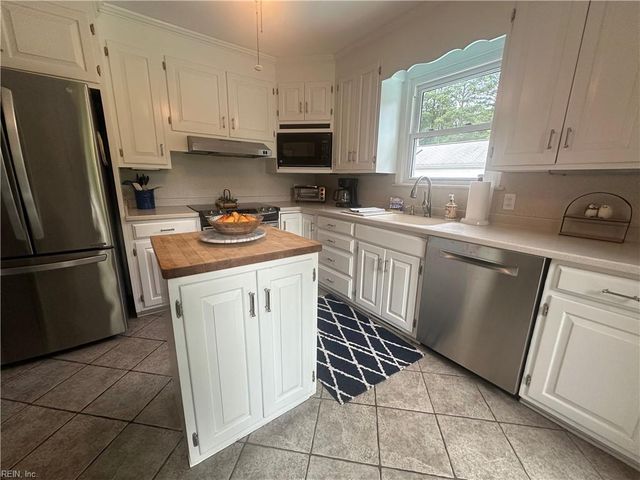 729 Charles RD, Yorktown, VA 23692