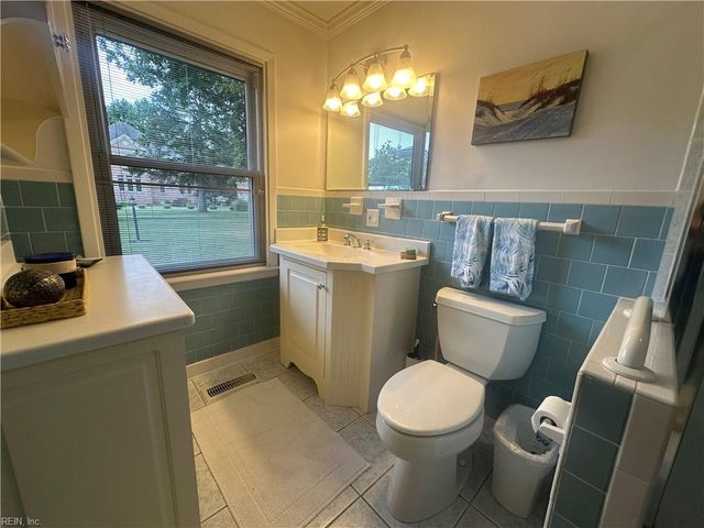 729 Charles RD, Yorktown, VA 23692
