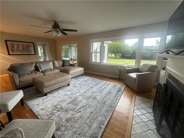 729 Charles RD, Yorktown, VA 23692