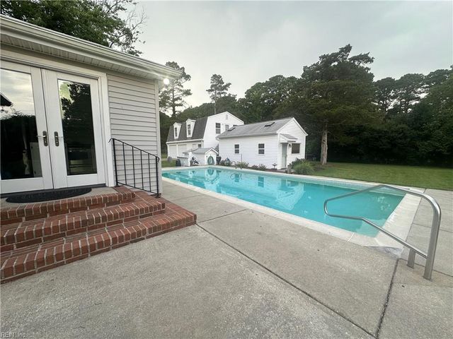 729 Charles RD, Yorktown, VA 23692