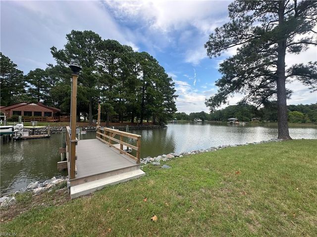 729 Charles RD, Yorktown, VA 23692