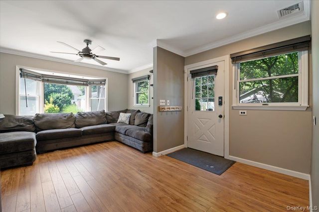 16 Brook Lane, Smithtown, NY 11787