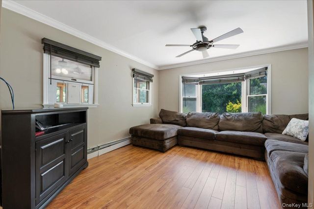 16 Brook Lane, Smithtown, NY 11787
