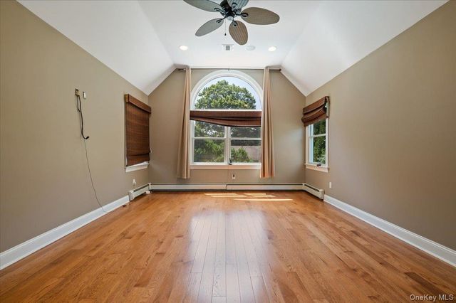 16 Brook Lane, Smithtown, NY 11787