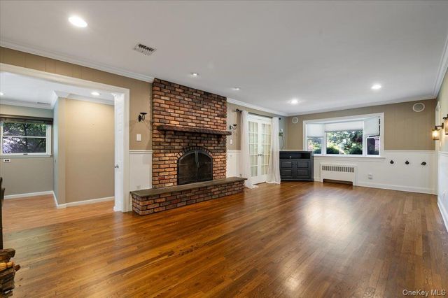 16 Brook Lane, Smithtown, NY 11787