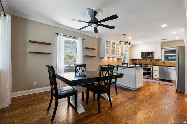 16 Brook Lane, Smithtown, NY 11787