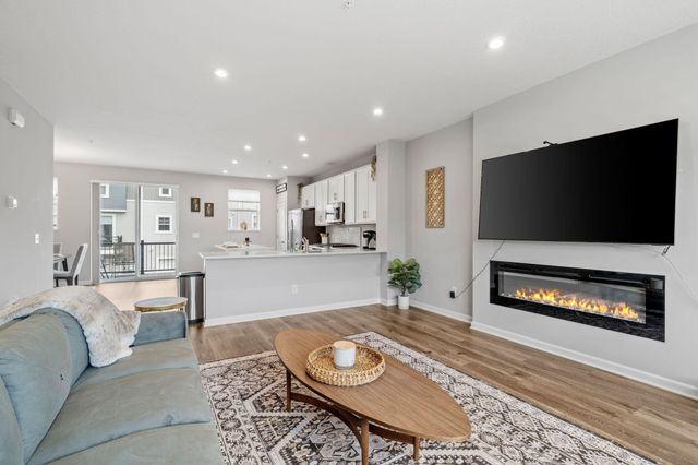 2857 Lexington Place N, Roseville, MN 55113
