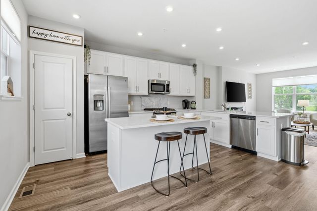 2857 Lexington Place N, Roseville, MN 55113