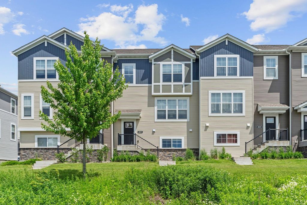 2857 Lexington Place N, Roseville, MN 55113