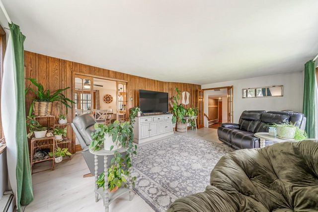 825 W KIMBERLY AVENUE, Kimberly, WI 54136