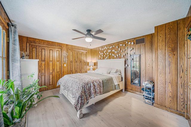 825 W KIMBERLY AVENUE, Kimberly, WI 54136