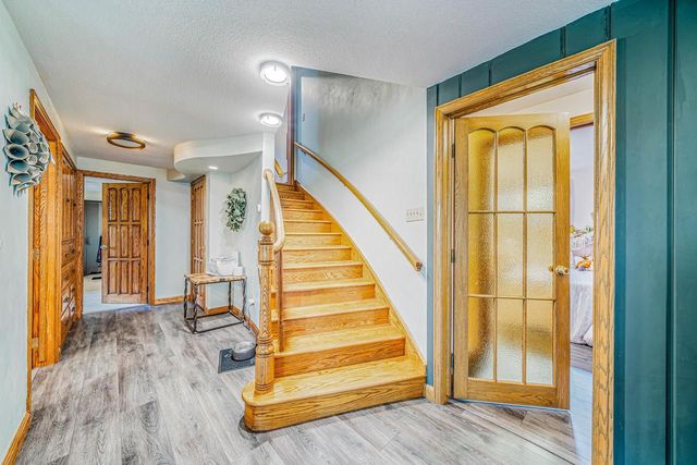 825 W KIMBERLY AVENUE, Kimberly, WI 54136