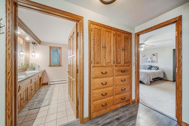 825 W KIMBERLY AVENUE, Kimberly, WI 54136