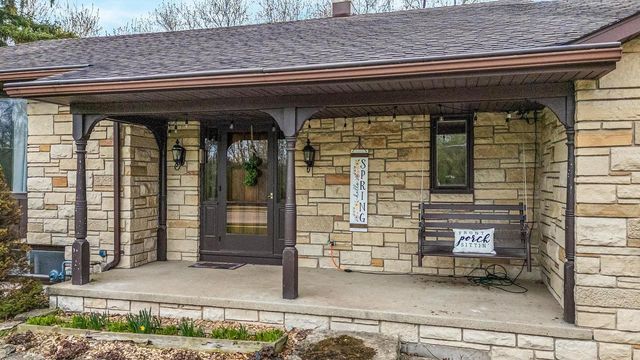 825 W KIMBERLY AVENUE, Kimberly, WI 54136