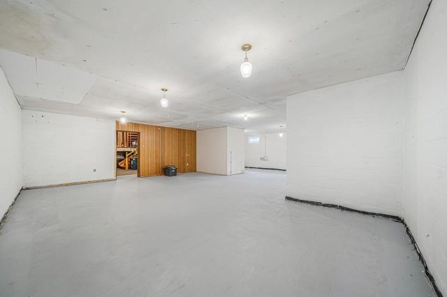 825 W KIMBERLY AVENUE, Kimberly, WI 54136