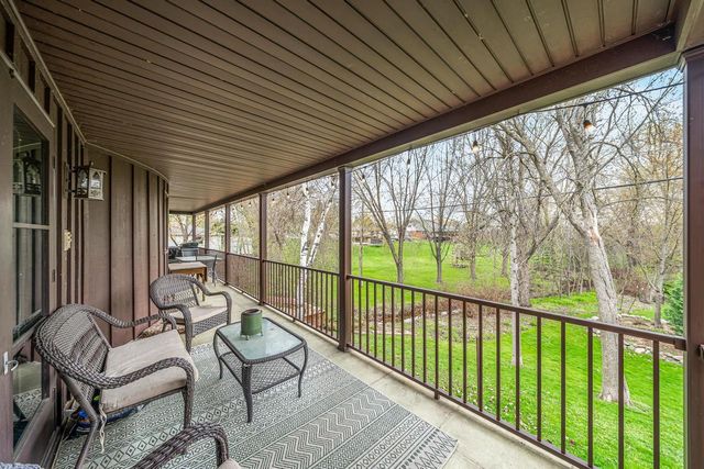 825 W KIMBERLY AVENUE, Kimberly, WI 54136