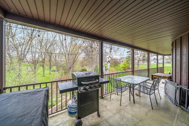 825 W KIMBERLY AVENUE, Kimberly, WI 54136
