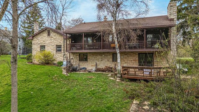 825 W KIMBERLY AVENUE, Kimberly, WI 54136