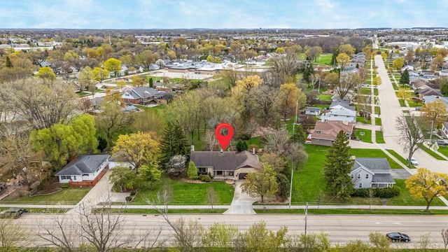 825 W KIMBERLY AVENUE, Kimberly, WI 54136