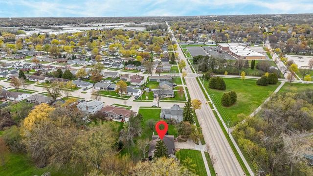 825 W KIMBERLY AVENUE, Kimberly, WI 54136