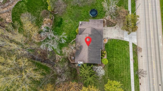 825 W KIMBERLY AVENUE, Kimberly, WI 54136