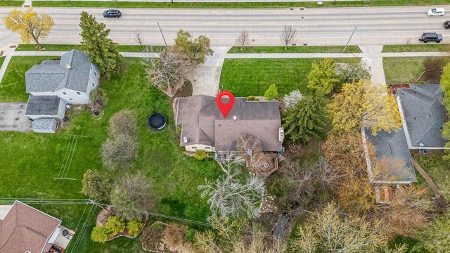 825 W KIMBERLY AVENUE, Kimberly, WI 54136
