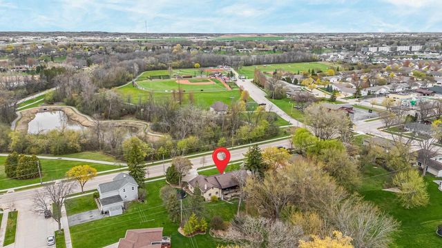 825 W KIMBERLY AVENUE, Kimberly, WI 54136