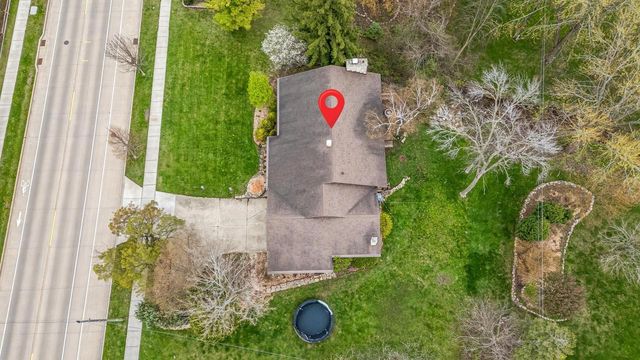 825 W KIMBERLY AVENUE, Kimberly, WI 54136