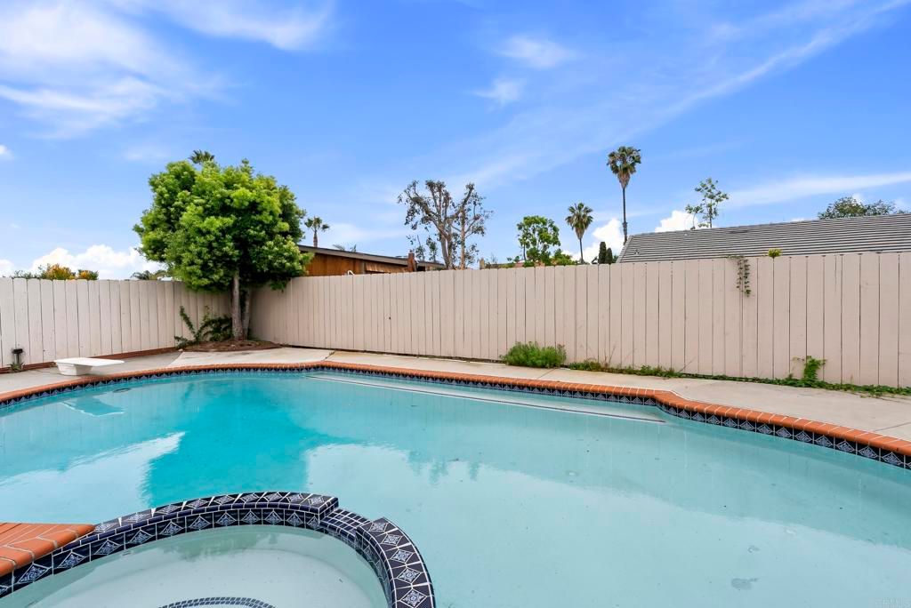 Image 13 of property listing at 7729 Galleon Way, San Diego, CA 92009