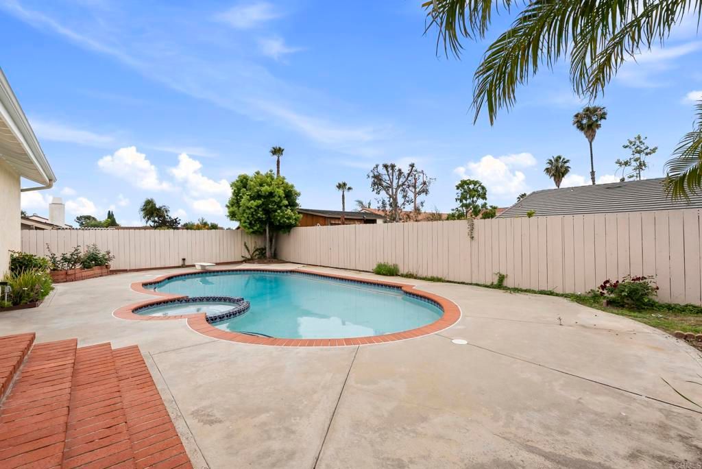 Image 8 of property listing at 7729 Galleon Way, San Diego, CA 92009