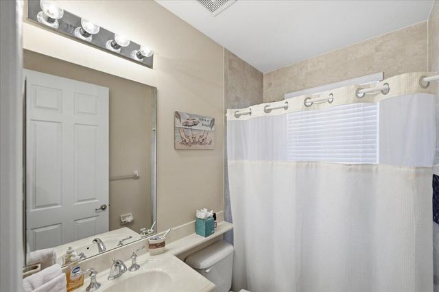 1963 Grey Falcon Circle SW, Vero Beach, FL 32962