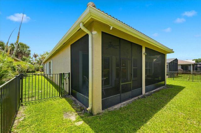 1963 Grey Falcon Circle SW, Vero Beach, FL 32962