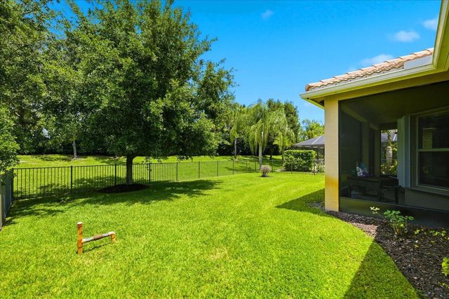 1963 Grey Falcon Circle SW, Vero Beach, FL 32962