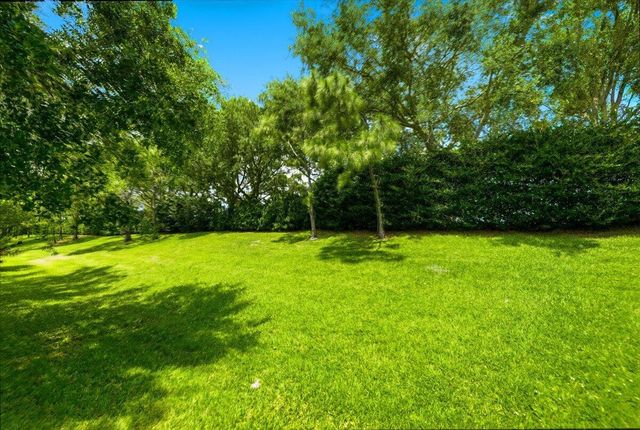 1963 Grey Falcon Circle SW, Vero Beach, FL 32962