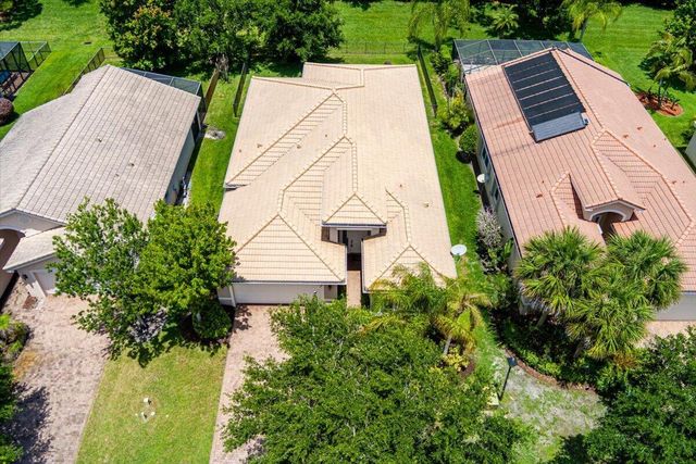 1963 Grey Falcon Circle SW, Vero Beach, FL 32962