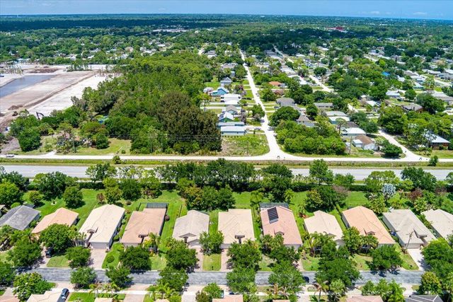 1963 Grey Falcon Circle SW, Vero Beach, FL 32962