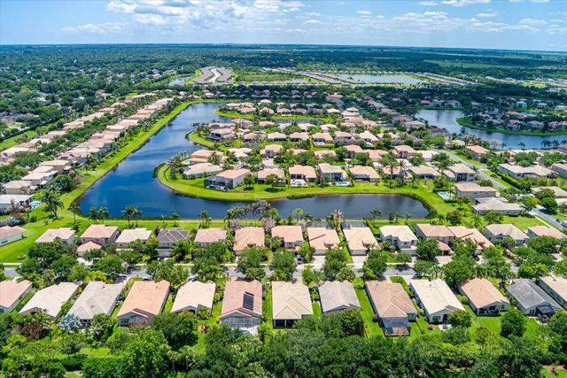 1963 Grey Falcon Circle SW, Vero Beach, FL 32962