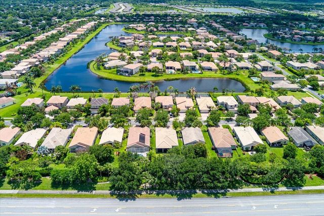 1963 Grey Falcon Circle SW, Vero Beach, FL 32962