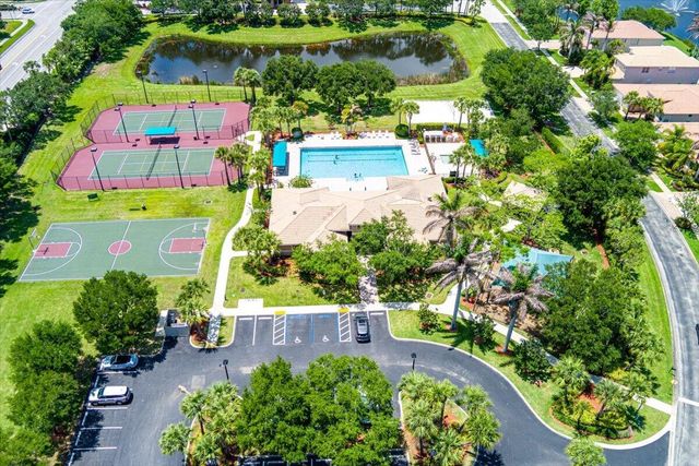 1963 Grey Falcon Circle SW, Vero Beach, FL 32962