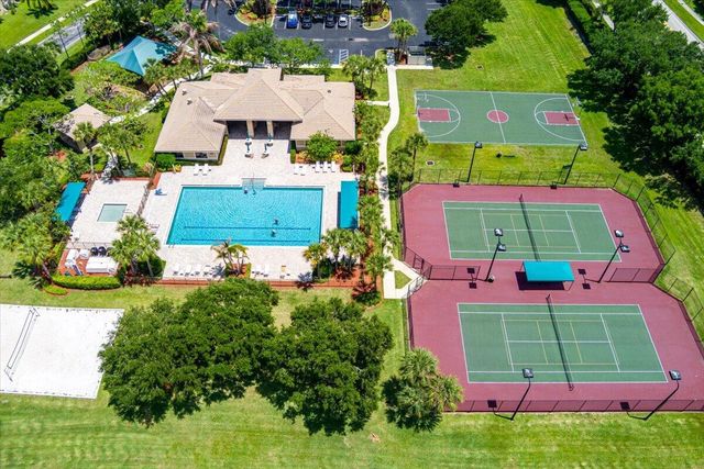 1963 Grey Falcon Circle SW, Vero Beach, FL 32962