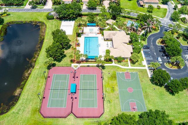 1963 Grey Falcon Circle SW, Vero Beach, FL 32962