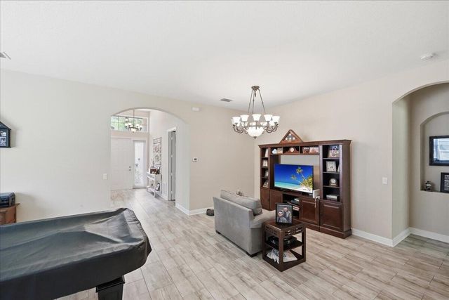 1963 Grey Falcon Circle SW, Vero Beach, FL 32962
